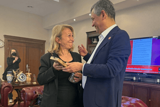 süreyya öneş derici özgür özel mühür