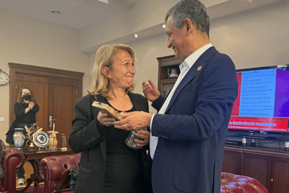 süreyya öneş derici özgür özel mühür