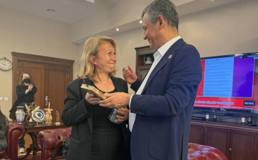 süreyya öneş derici özgür özel mühür