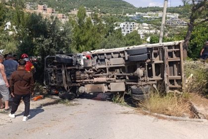 bodrum kaza, bodrum trafik kazası, bodrum kamyonet, bodrum kamyonet kazası, bodrum kamyonet devrildi
