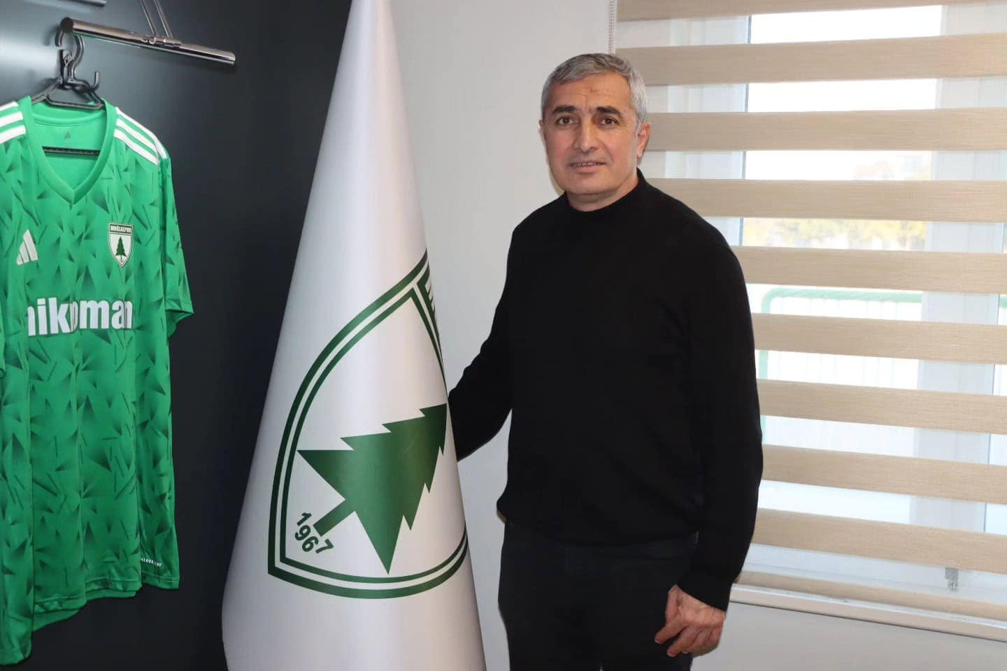 Muğlaspor’u 1. Lig’e çıkaran teknik direktör Mustafa Sarıgül