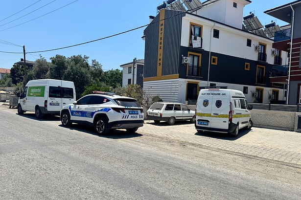 Ortaca'da bir erkek evinde av tüfeğiyle vurulmuş halde bulundu