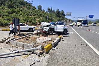 Ula’daki trafik kazasında dört kişi yaralandı