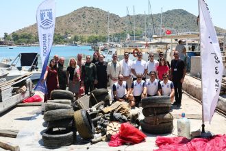 bodrum akyarlar sahili deniz dibi temizliği