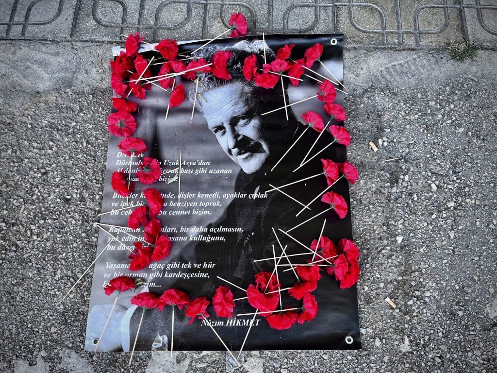 nazım anma töreni dev emekli sen bodrum şair nazım hikmet ran nazım hikmet anma 