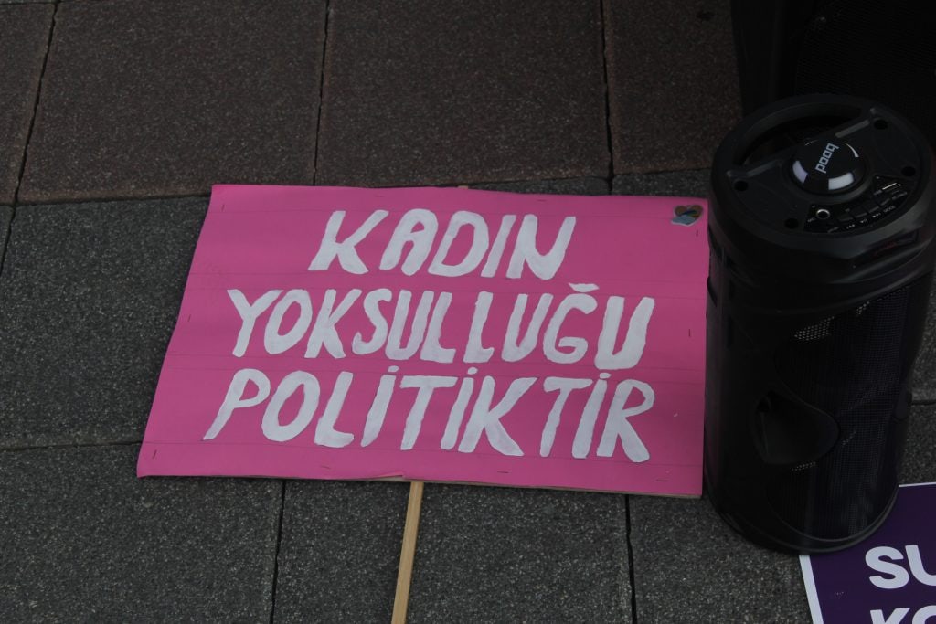 Fethiye’de kadınlar nafaka bilgilendirme masası kurdu