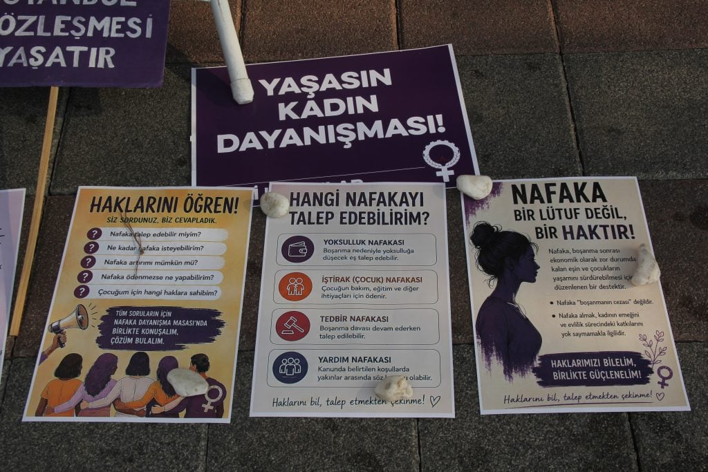 Fethiye’de kadınlar nafaka bilgilendirme masası kurdu