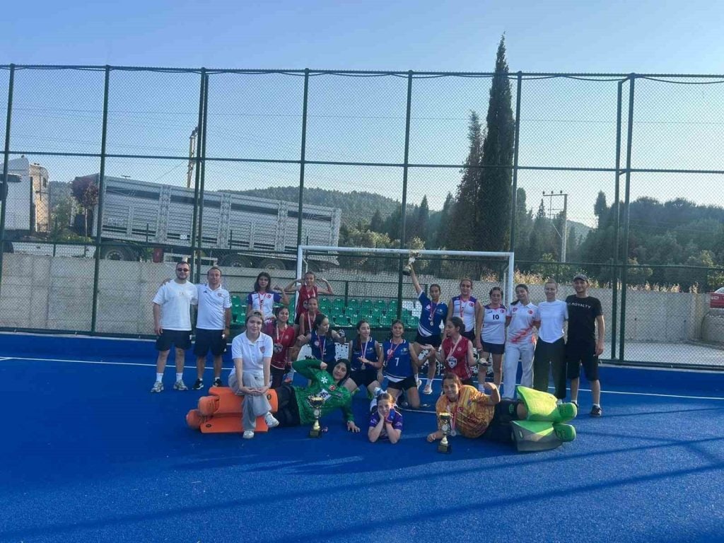 Yatağan’da Yaz Kupası İllerarası Hokey Turnuvası sona erdi